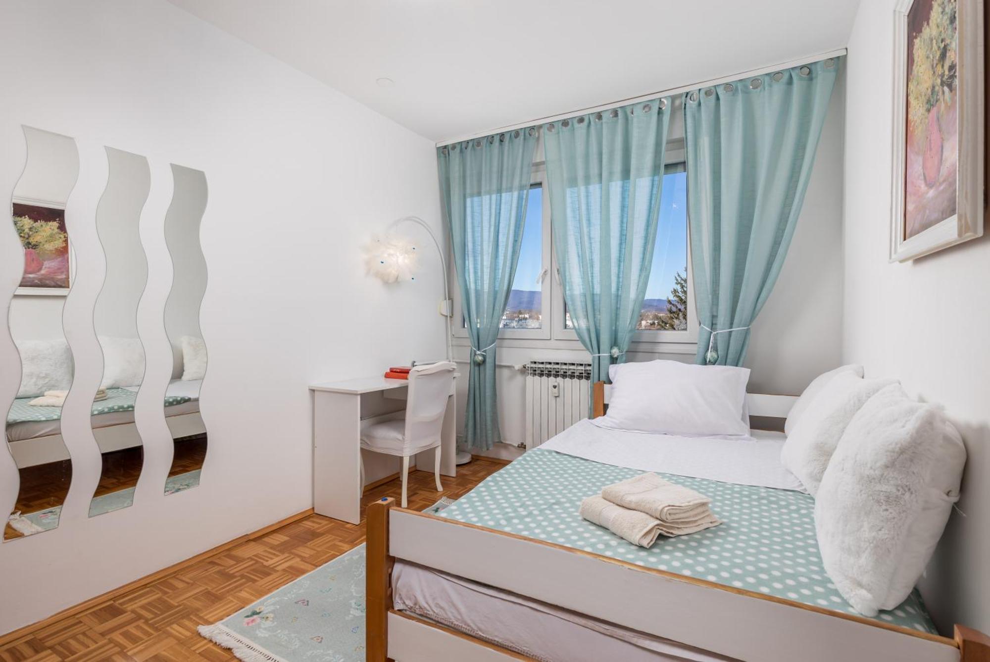 Mirko's Place Apartment *